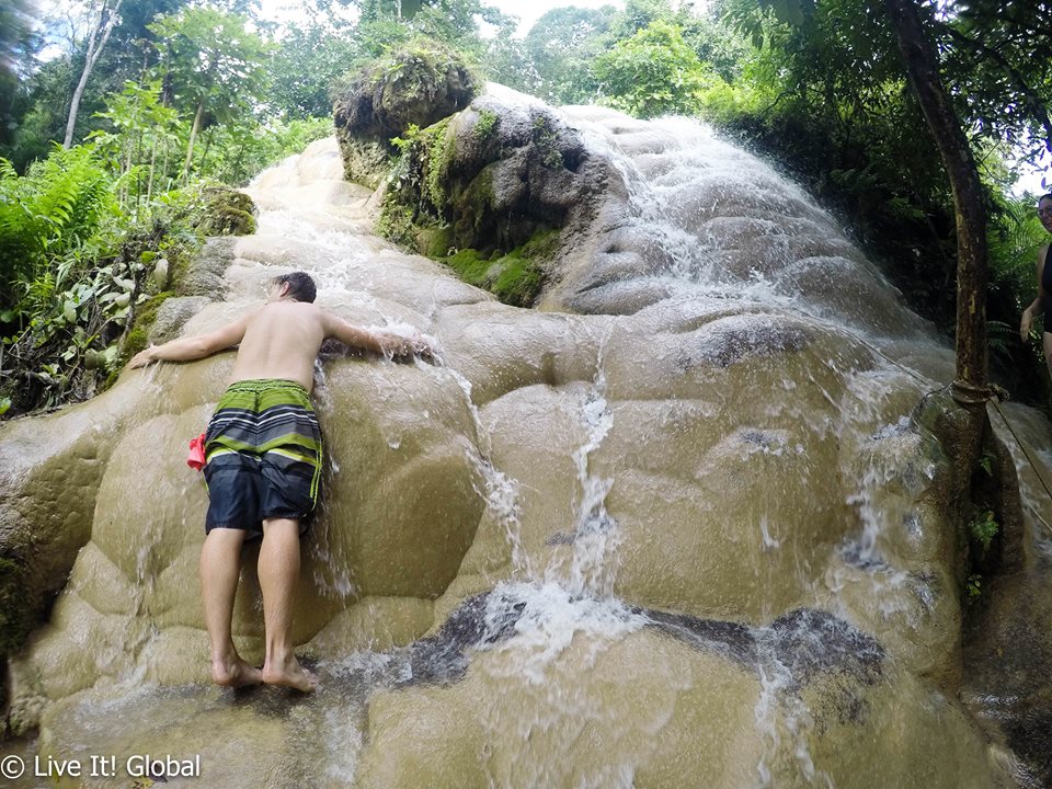 Sticky Waterfalls bua thong
