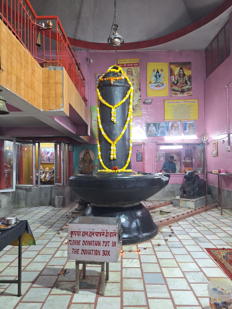shiva lingas in rishikesh